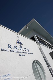 29 01 2009 - Auckland (NZL) - Louis Vuitton Pacific Series - BMW ORACLE Racing - Training