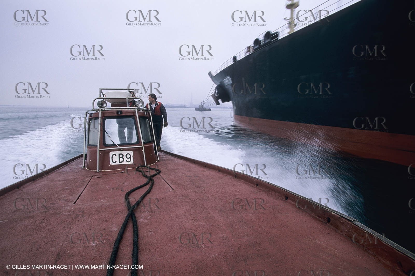 Monde maritime, opérations porturaires, ports, manoeuvres, marine world, harbour operations, maritime shipping,