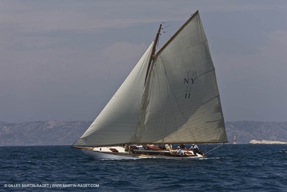Sailing, Classic yachts, Voiles Vieux Port 2009, Marseille (FRA)