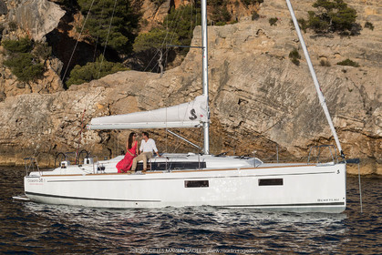 04 07 3017; Les EMbiez (FRA; 83) - Chantier Beneteau; Oceanis 38.1