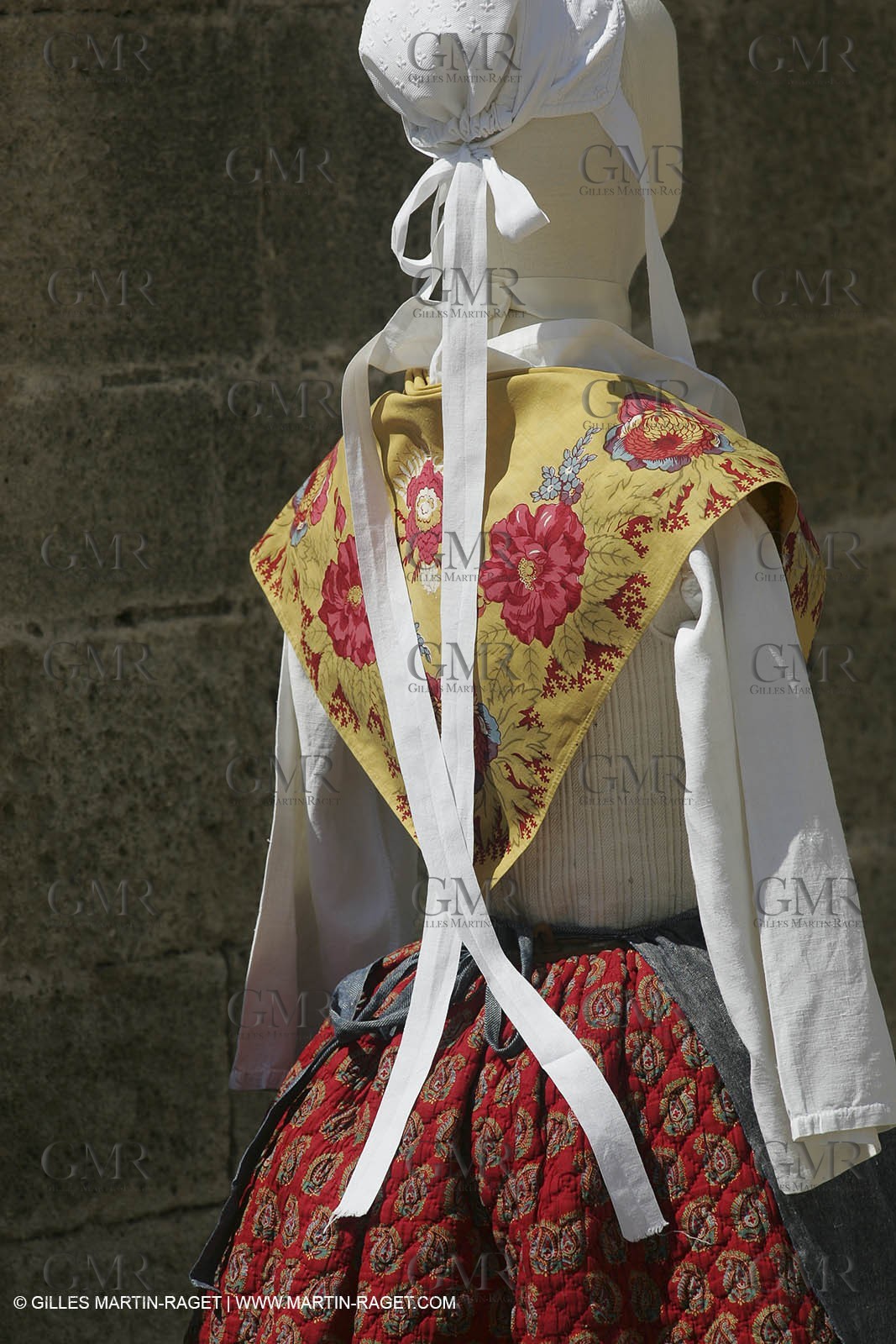 May 2004 - La Tour d'Aigues (FRA, 84) - Old costumes for women of the South exhibition