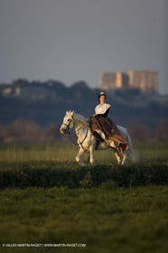 23 02 2007 - Arles, Nathalie Chay, Queen of Arles - Amazone horse riding