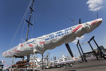 21 11 2010 - Dubai (UAE) - Dubai Louis Vuitton Trophy -  Round 2 - BMW ORACLE Racingg Vs Emirates Team New Zealand