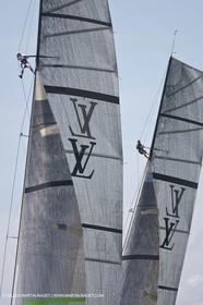 23 01 2009 - Auckland (NZL) -  Louis Vuitton Pacific Series - BMW ORACLE Racing-Tuning up onboard Emirates Team New Zealand yacht