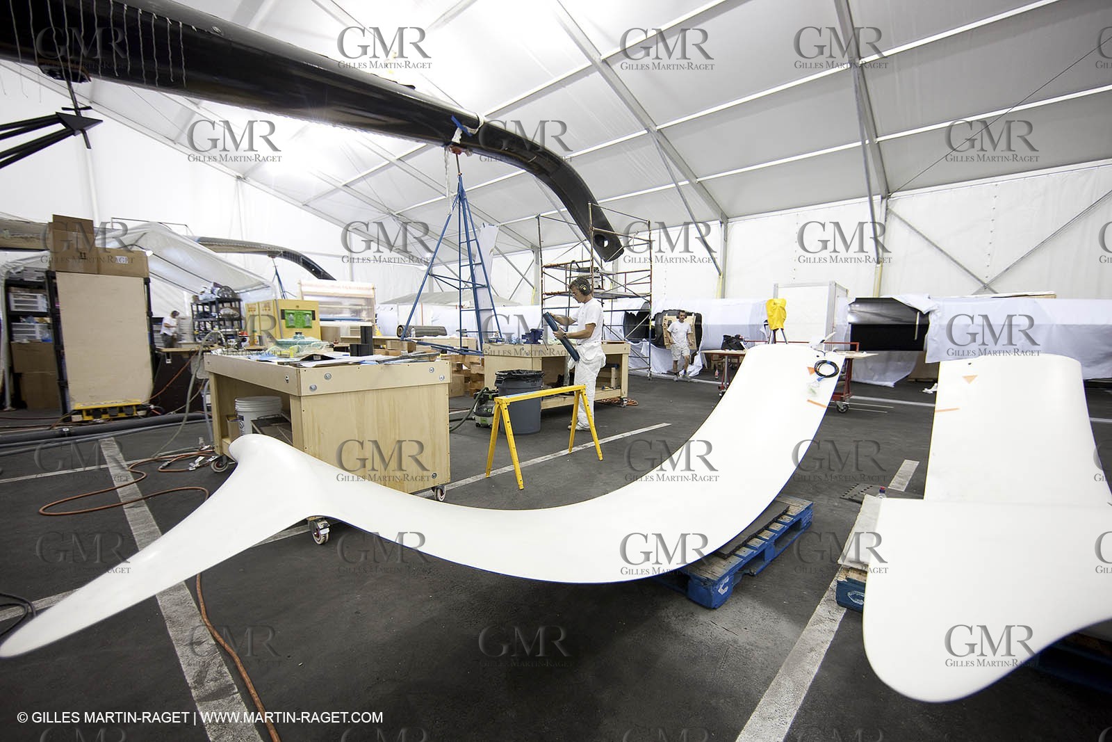 04 06 2008 - San Diego (USA, CA) - 33 rd America's Cup - BMW ORACLE Racing - 90 ft trimaran  modifications