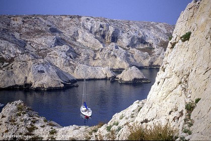 Cruising monohull mooring