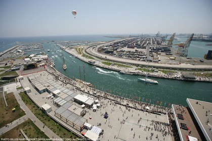 2' 06 2007-Valencia (Spain)- 32nd America's Cup - Final Match - Day 2