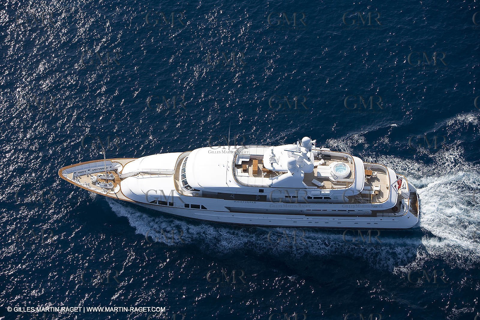 28 07 2007 - St Jean Cap Ferrat - SuperYachts - Motor Yachts - Hampshire