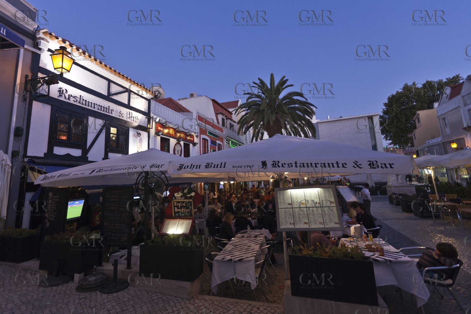 19 07 2011 - Cascais (POR) - 34th America's Cup - AC World Series - Cascais 2011 - Cascais by night.