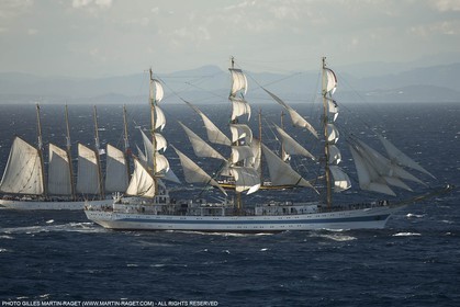 30 09 2013 - Toulon (FRA,83) - Toulon Voiles de Légende - Start towards La Spezia