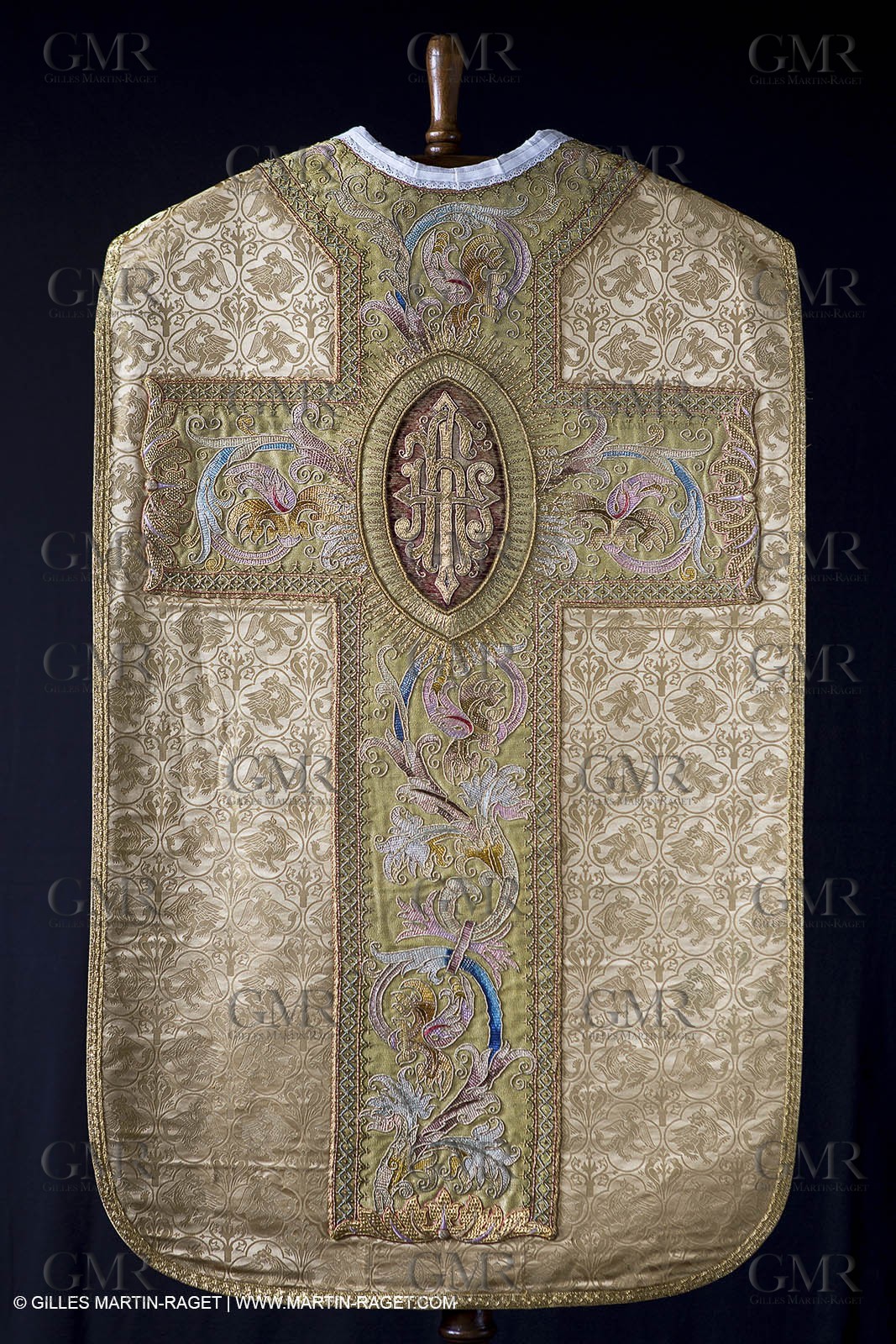 04 02 2013 - Marseille(FRA,13), Notre Dame de la Garde, liturgical clothing