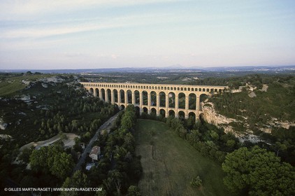 Aix en Provence area - Roquefavour bridge
