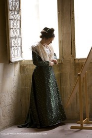 04 03 2007 - Arles - Queen of Arles and her assistants - winter costume trials