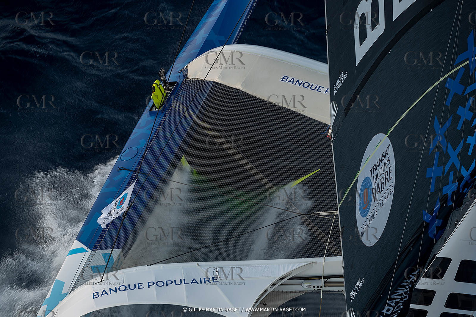 Banque Populaire devant Marseille