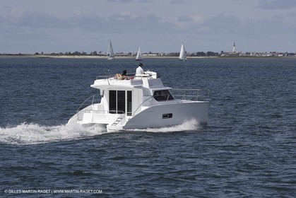 23 07 07 - La Rochelle - Chantier Fountaine Pajot - Highland