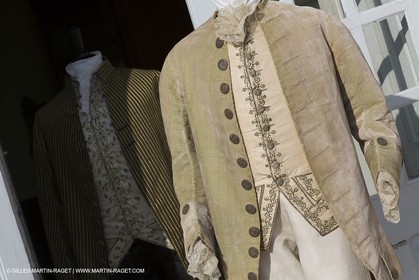 31 10 2013 - Ansouis (FRA,84) - Ansouis castle - Costumes of the exhibit Men costumes