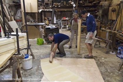 5 11 2011 - Marseille (FRA,13) - Alcyon - construction - Marc and edith Frilet meet Daniel Scotto in his workshop