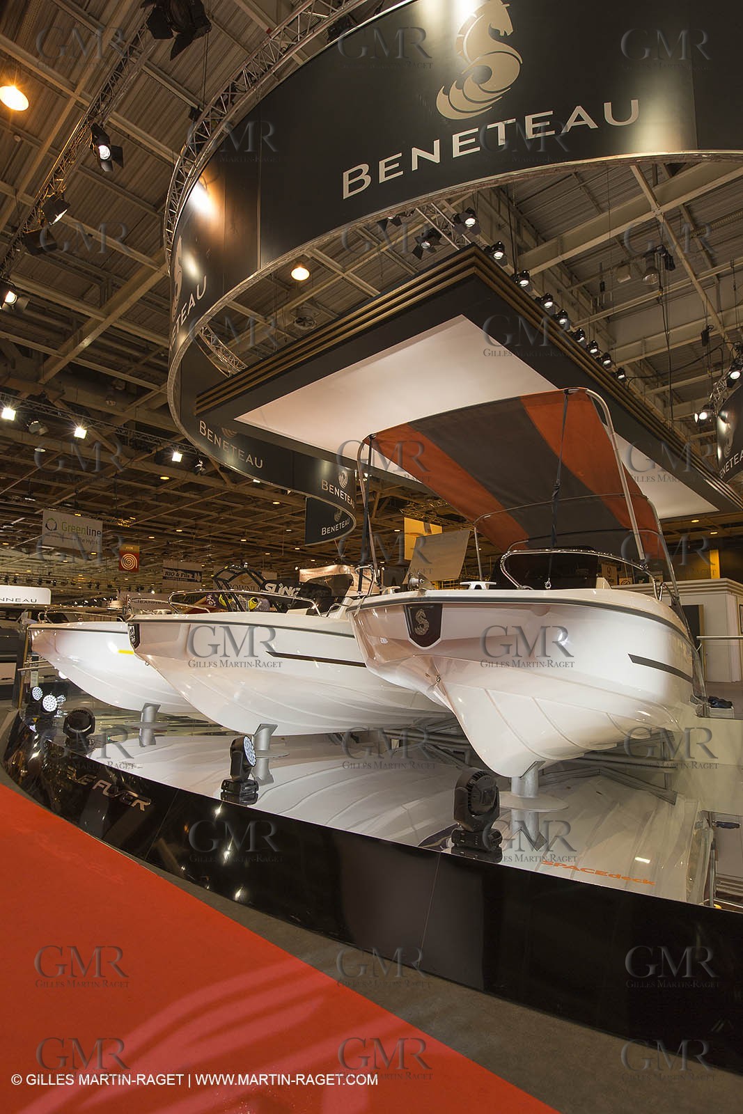 10 12 2013 - Paris (FRA,75) -Paris Boat Show - Beneteau booth