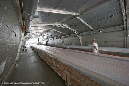 11 07 2009 - Anacortes (USA,CA) -33rd America's Cup - BMW ORACLE Racing - Wing construction at Core Builders