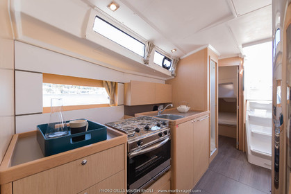 04 07 3017; Les EMbiez (FRA; 83) - Chantier Beneteau; Oceanis 38.1