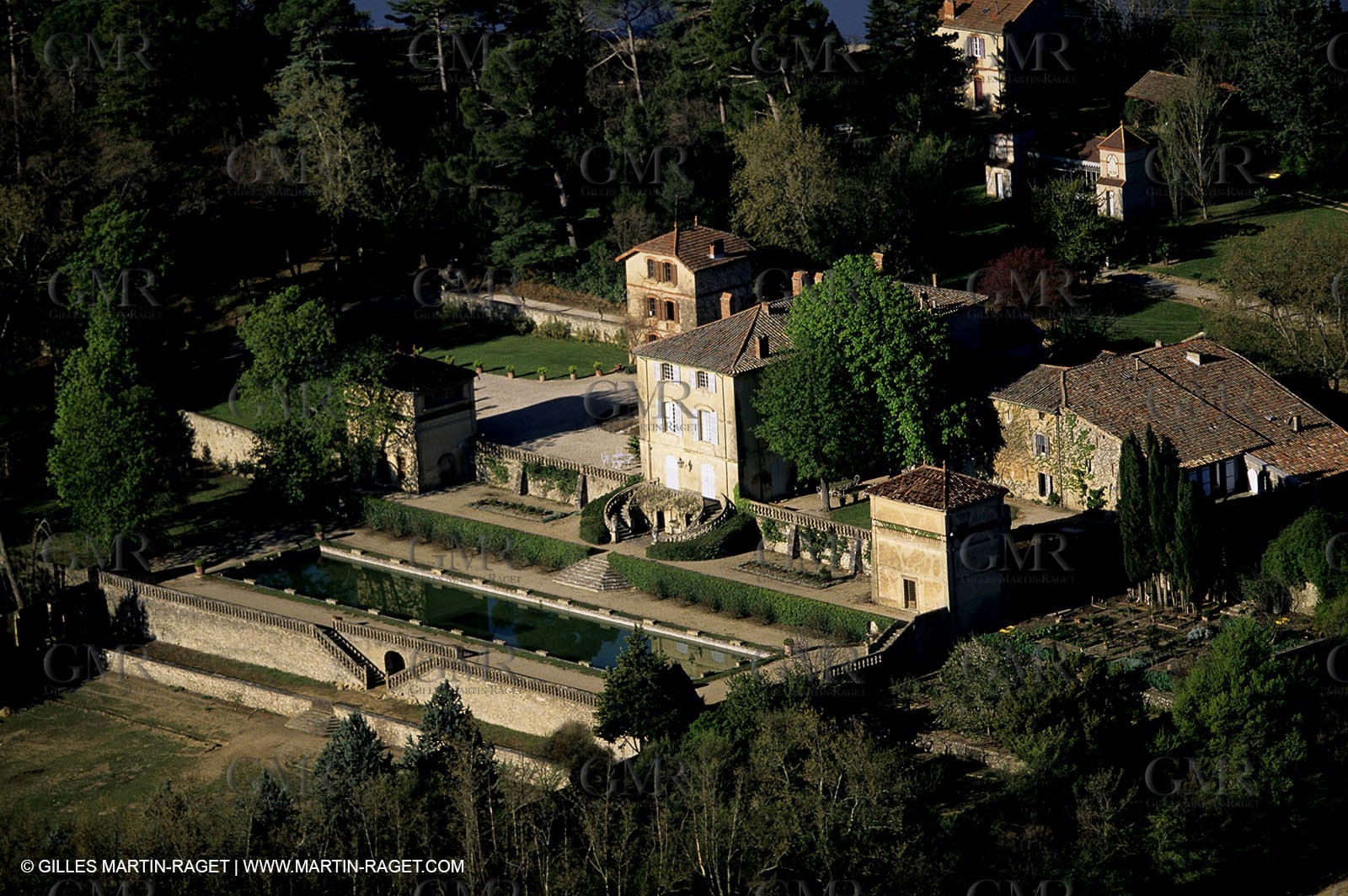 Puy Sainte Reparade - Arnajon castle