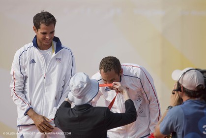 18 08 2008 - Qingdao (CHN) - Jeux Olympiques 2008 - Jour 10 - Medal race - Nicolas Charbonnier Olivier Bausset médaille de bronze