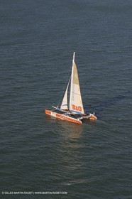 Kingfisher II - Jules Verne Trophy 2002 start - Brest