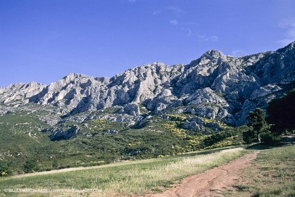 Aix en Provence area - Sainte Victoire mountain
