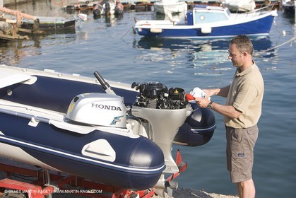 Bateaux à moteur, entretien technique
