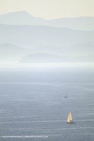 Sailing, cruising, monohull sailing