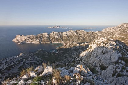 04 04 2009 - Marseille (FRA, 13) - Les Calanques - Marseille as seen from the top of the Baou Rond summit