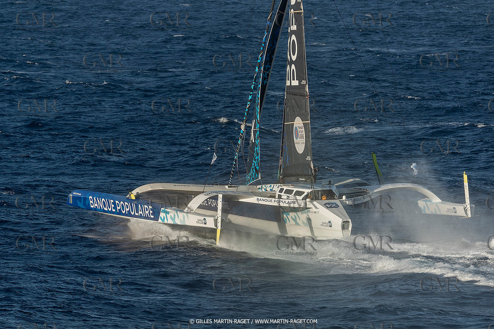 Banque Populaire devant Marseille