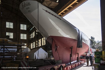 09 04 2013 - La Ciotat (FRA,13) - Chantier Les Charpentiers Réunis Méditerrannée - Mise à l'eau du ketch marconi de 23 m Adria après 9 mois de restauration