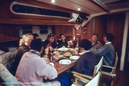 Voile, croisière, personnages