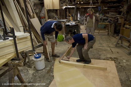 5 11 2011 - Marseille (FRA,13) - Alcyon - construciton - Rendez vous de Marc et Edith Frilet dans l'atelier de Daniel Scotto