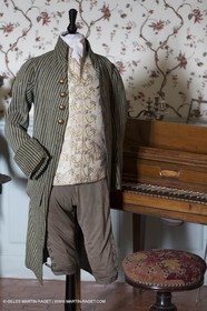 31 10 2013 - Ansouis (FRA,84) - Ansouis castle - Costumes of the exhibit Men costumes