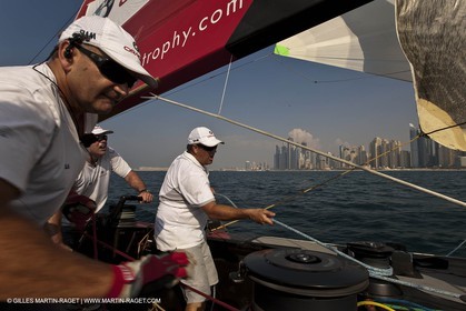 14 11 2010 - Dubai (UAE) - Dubai Louis Vuitton Trophy -  BMW ORACLE Racing - Training - Onboard Vs All 4 one