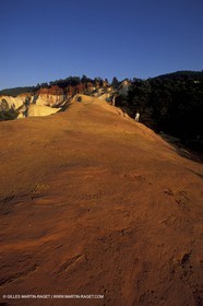 France, Provence, Luberon, Carrières d'ocre près d'Apt, ocher stone pit near Apt