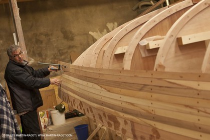 30 12 2012   Marseille (FRA,13)   Alcyon building at boat yard