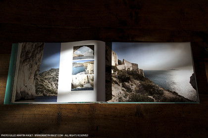09 11 2010 - Marseille (FRA,13) - Photos du livre Calanques, si proches, si lointaines, Ed. Cres, Texte Juliette Lembot, Photos Gilles Martin-Raget