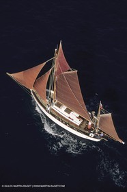 Petits yachts classiques, small classic yachts