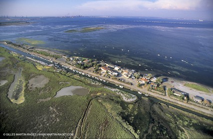 Gracieuse laguna, Rhone river mouth, fos gulf