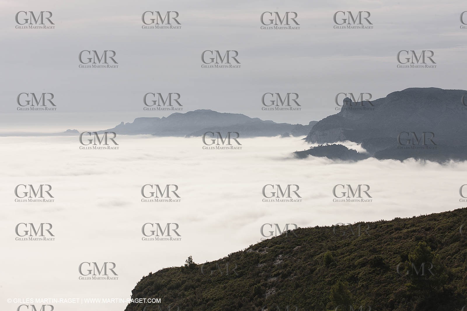 18 07 2012 - Cassis (FRA ) - The Calanques - Unusual foggy conditions