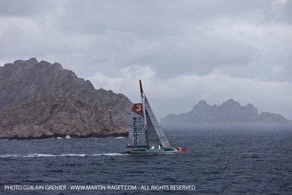 14 05 09 - Marseille - Record de la Méditerranée - Groupama 3 - Franck Cammas - G class - Départ de Marseille pour Carthage