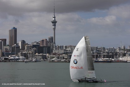 29 01 2009 - Auckland (NZL) - Louis Vuitton Pacific Series - BMW ORACLE Racing - Training