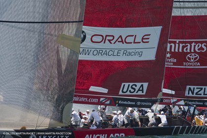 23 01 2009 - Auckland (NZL) - Louis Vuitton Pacific Series - BMW ORACLE Racing - Tuning up onboard Emirates Team New Zealand yacht