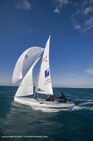 Ingrid Petit-Jean et Nadège Douroux - Dinghie - 470 - Training in hard wind conditions