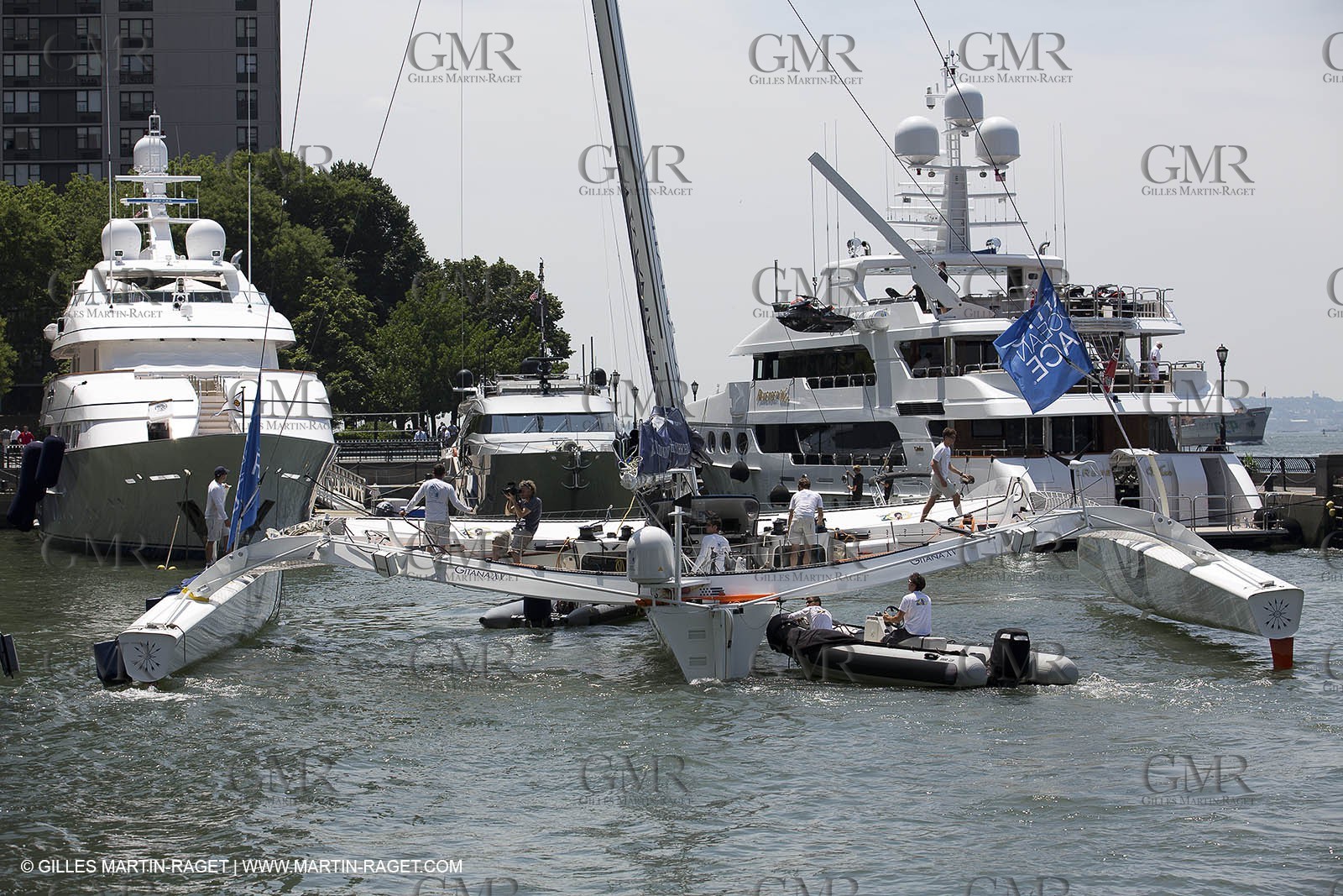 05 07 2012 - New York (USA) - Ocean Krys Race - Speed runs in fornt of NY city