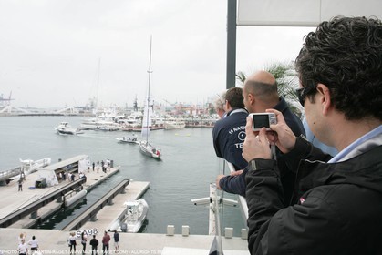 26 04 2007-Valencia (Spain)- 32nd America's Cup - Louis Vuitton Cup - RR1 - Day 11 - BMW ORACLE Racing - Dock out show