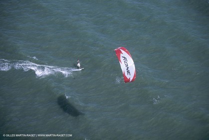 Watersports, Kite surfing